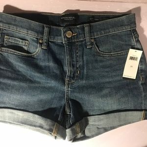 Banana Republic Mid-Rise 3" Denim Short Size 26